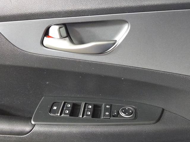 Used 2020 Kia Forte LXS image 29