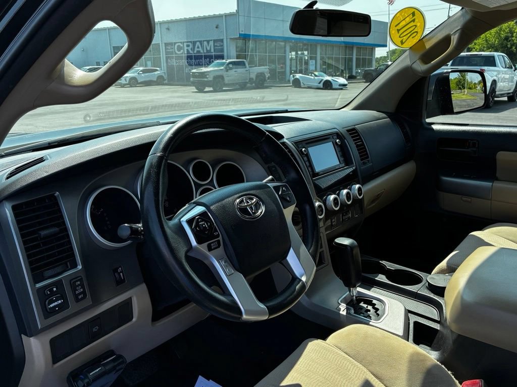 Used 2017 Toyota Sequoia SR5 AWD/4WD image 10