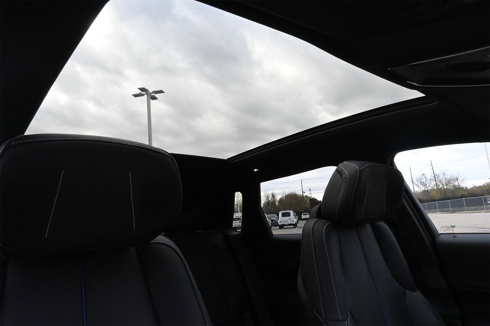 Certified 2024 Cadillac Lyriq Luxury image 25