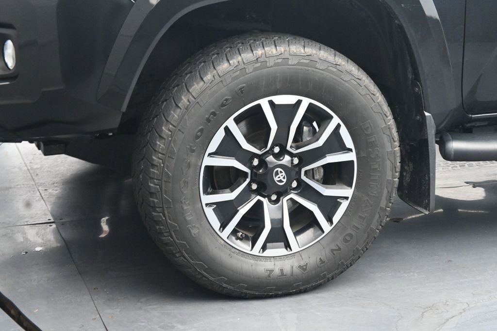 Used 2020 Toyota Tacoma TRD Sport w/ Technology Package AWD/4WD image 12
