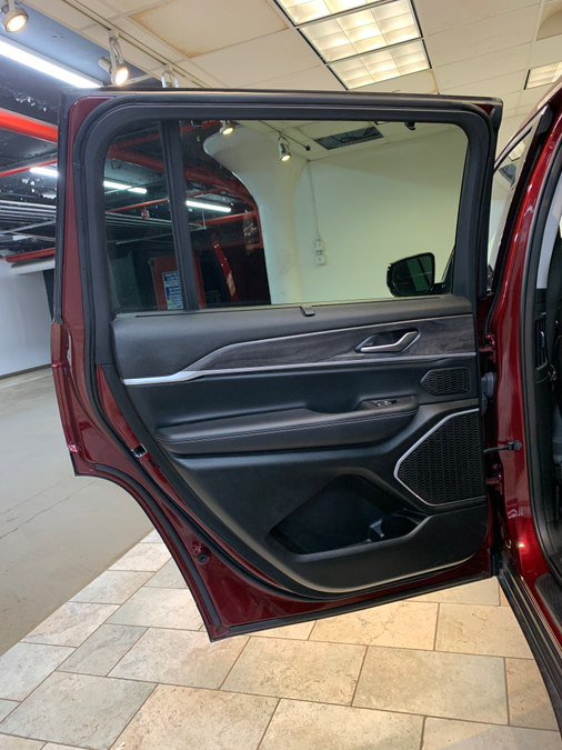 Used 2022 Jeep Grand Cherokee L Limited w/ Luxury Tech Group II AWD/4WD image 43