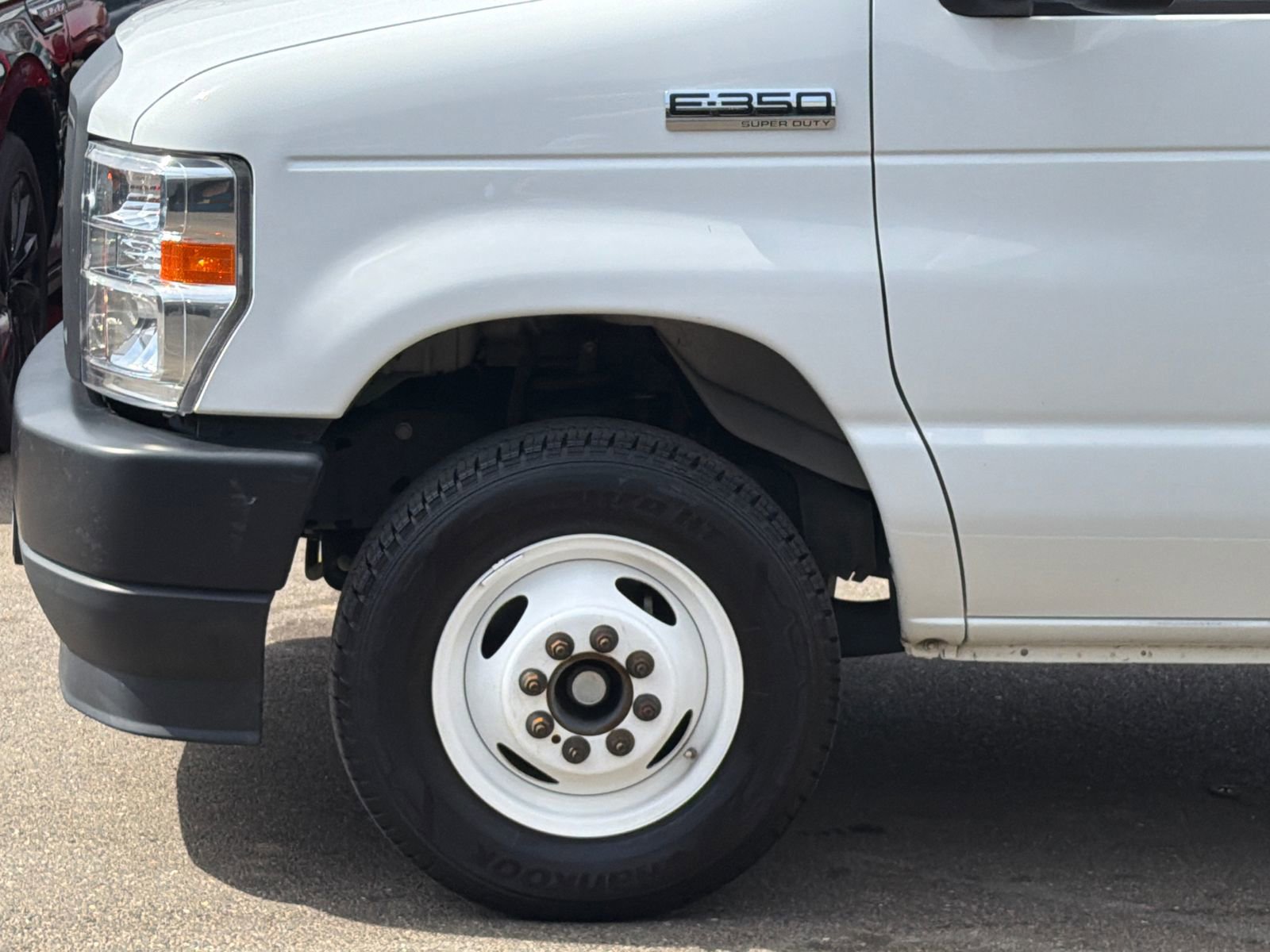 Used 2024 Ford E-350 and Econoline 350 Super Duty w/ Power Windows & Locks Group image 5