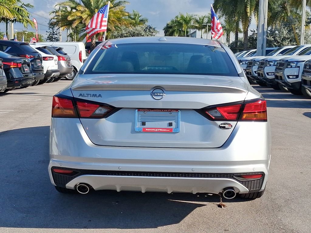 Used 2025 Nissan Altima 2.5 SV w/ SV Special Edition Package image 5