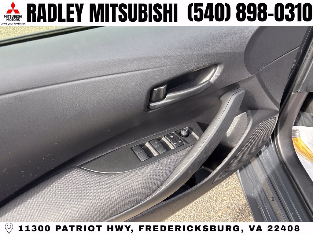 Used 2025 Toyota Corolla LE FWD image 5