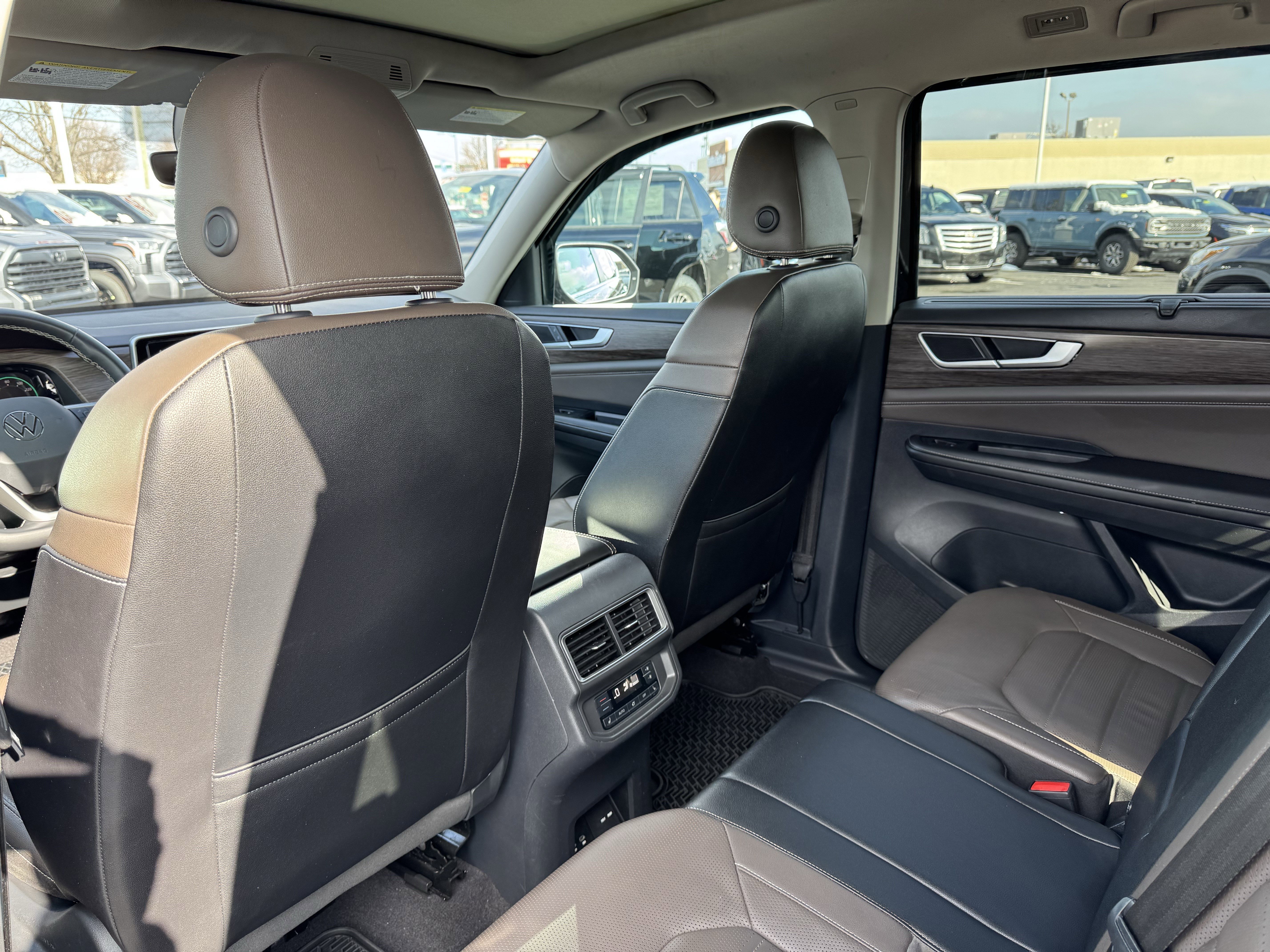 Used 2024 Volkswagen Atlas SEL image 34