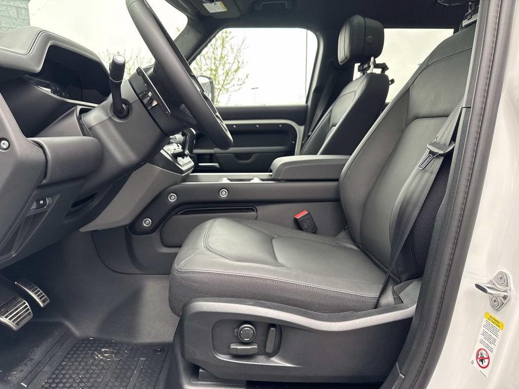 New 2026 Land Rover Defender 110 V8 AWD/4WD image 18