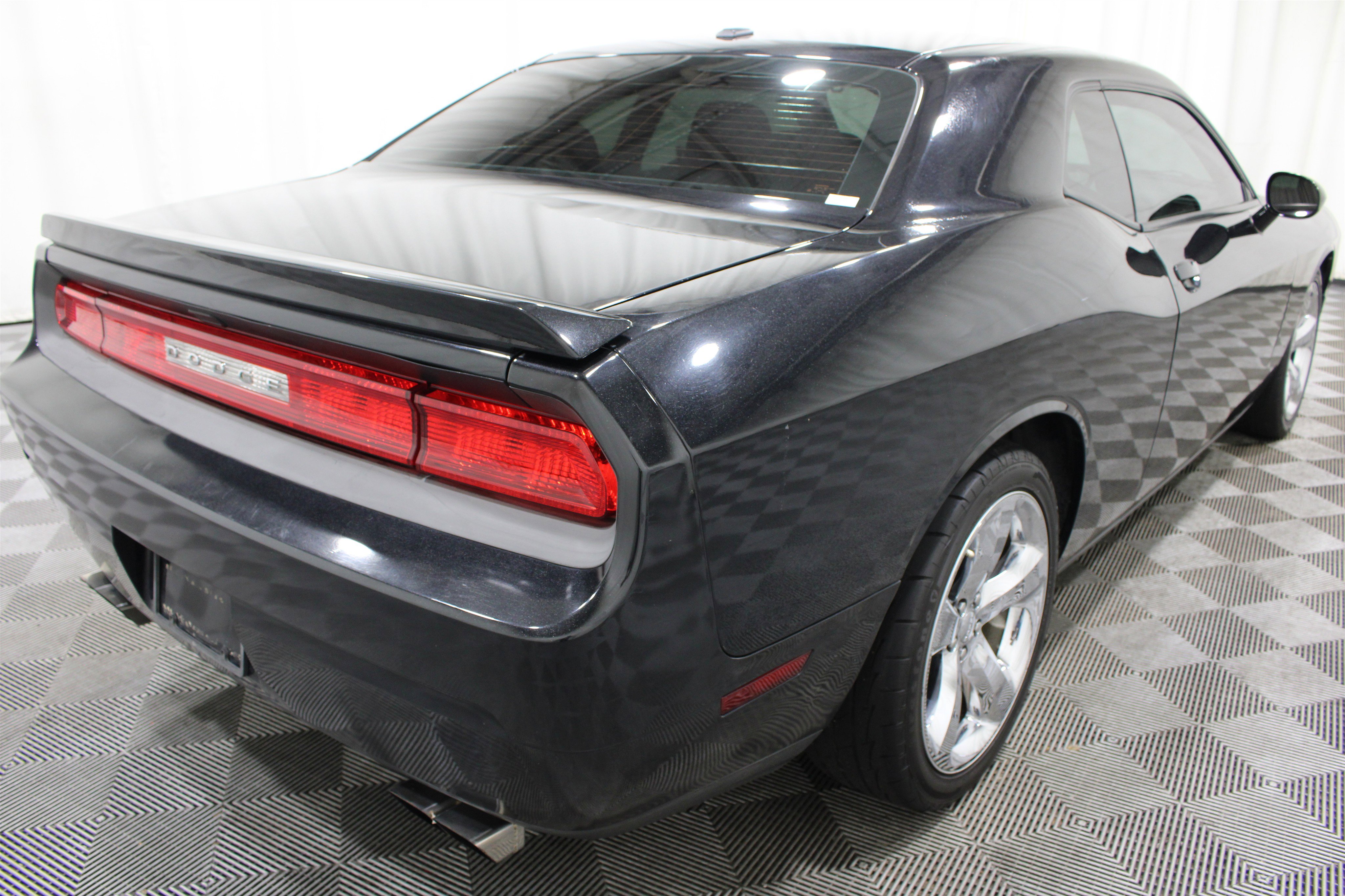 Used 2014 Dodge Challenger R/T RWD image 22