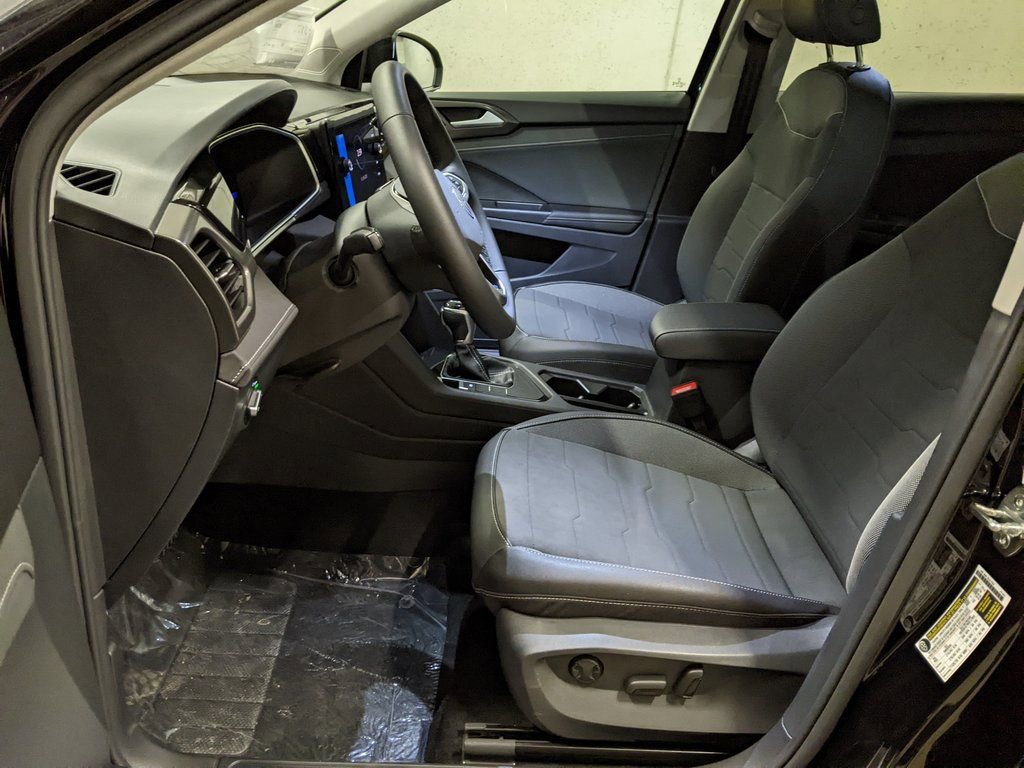 New 2026 Volkswagen Taos SE FWD image 11