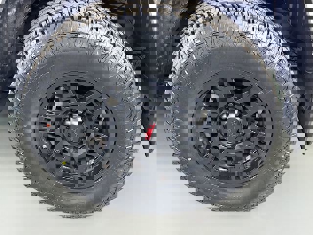 Certified 2021 Toyota 4Runner TRD Off-Road Premium w/ Moonroof Package AWD/4WD image 32