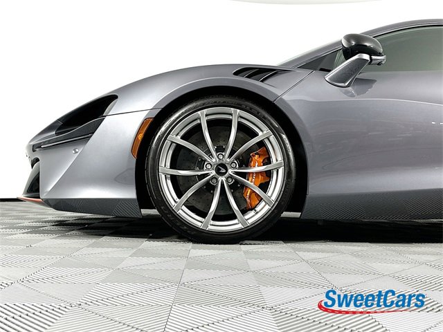 Used 2024 McLaren Artura image 38