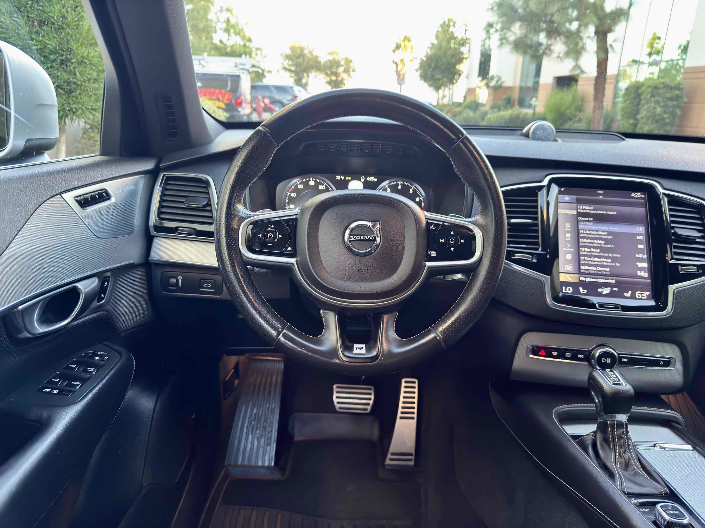 Used 2016 Volvo XC90 T6 R-Design w/ Vision Package image 31