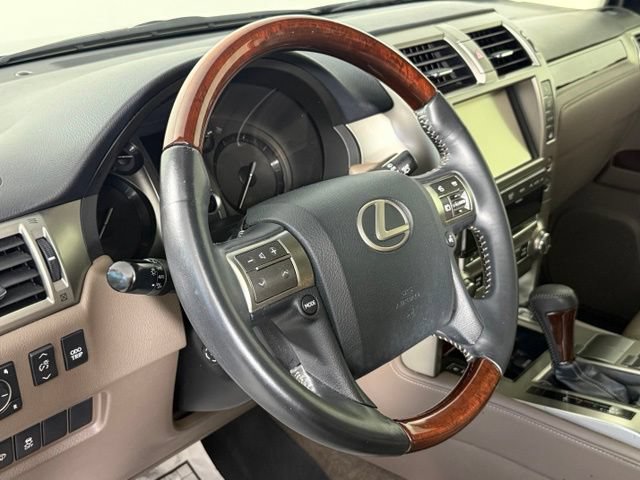Used 2015 Lexus GX 460 w/ Premium Package AWD/4WD image 17