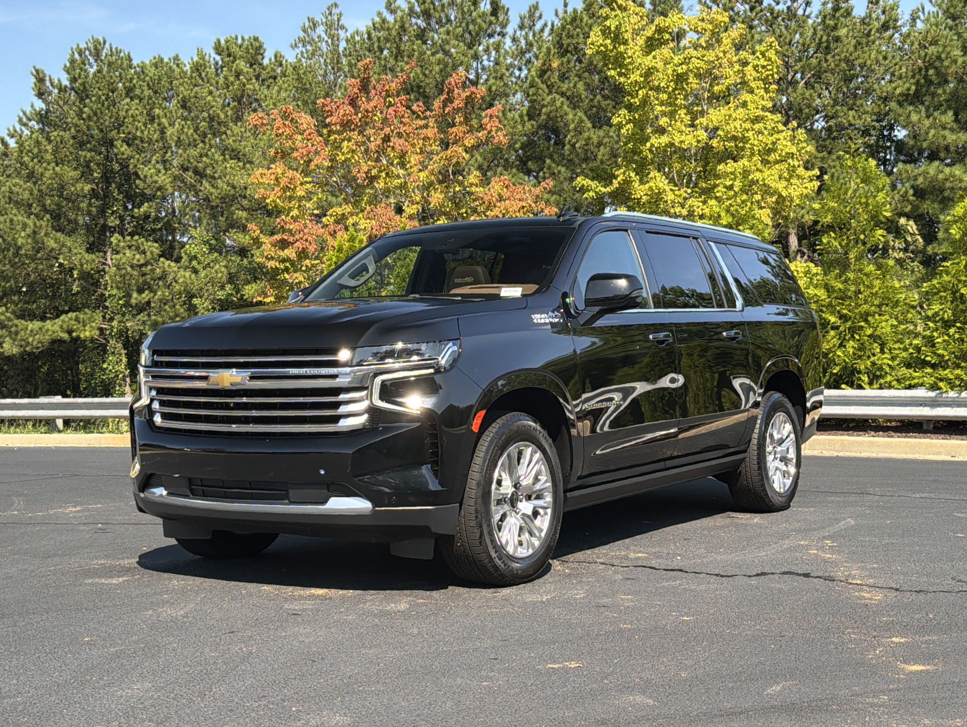 Used 2022 Chevrolet Suburban High Country AWD/4WD image 14
