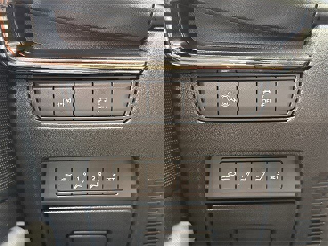 Used 2025 MAZDA MAZDA3 s image 22