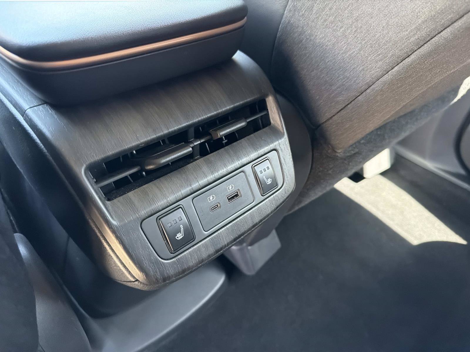 Used 2023 Nissan Ariya FWD image 9
