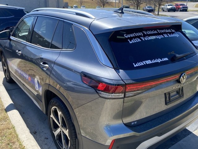 Used 2025 Volkswagen Tiguan SE image 9