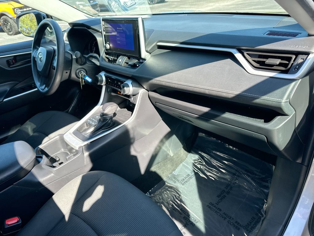 Used 2024 Toyota RAV4 LE image 27