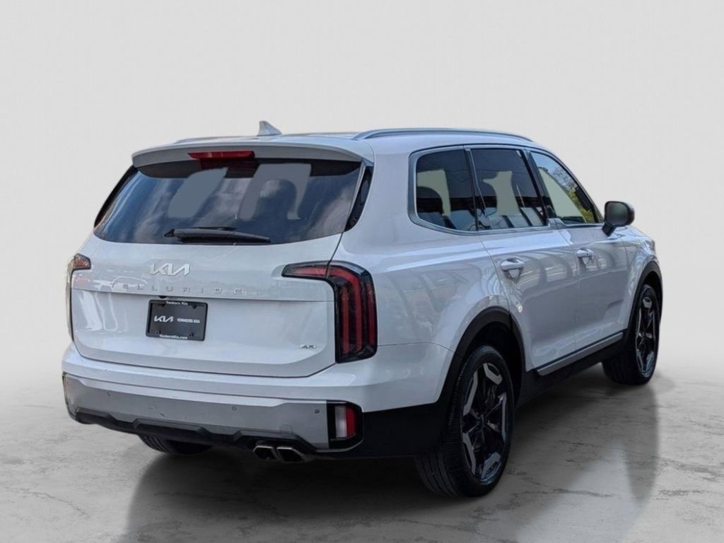 Certified 2023 Kia Telluride EX w/ EX Captain's Chair Package image 6