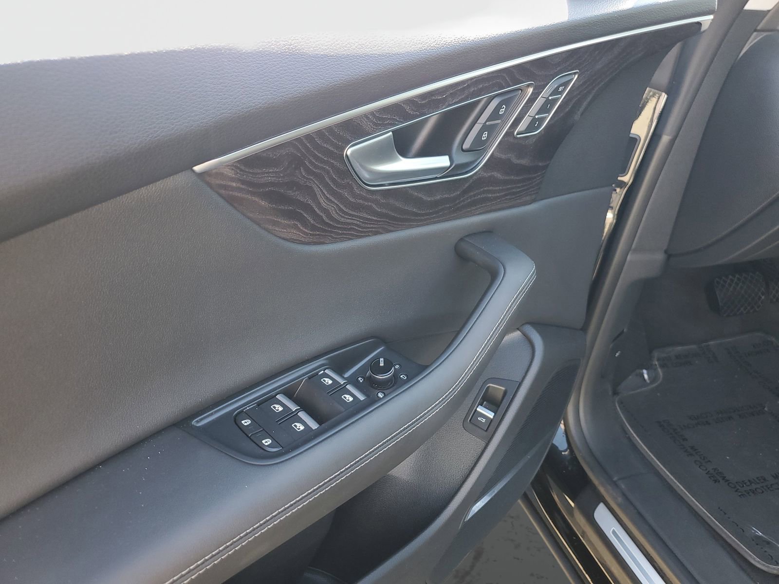 Used 2023 Audi Q8 Premium Plus w/ Premium Plus Package image 22