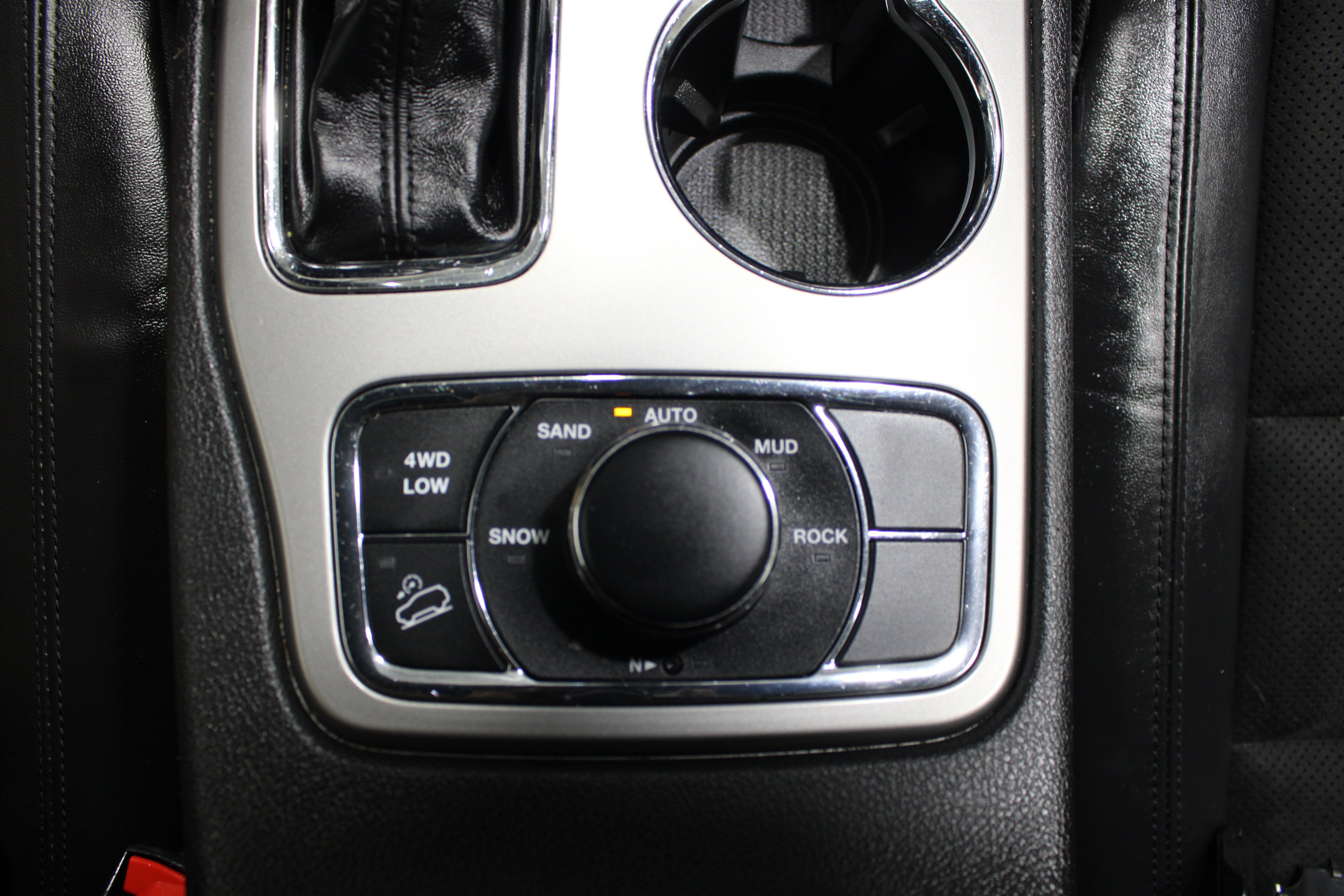 Used 2022 Jeep Grand Cherokee Laredo X AWD/4WD image 19