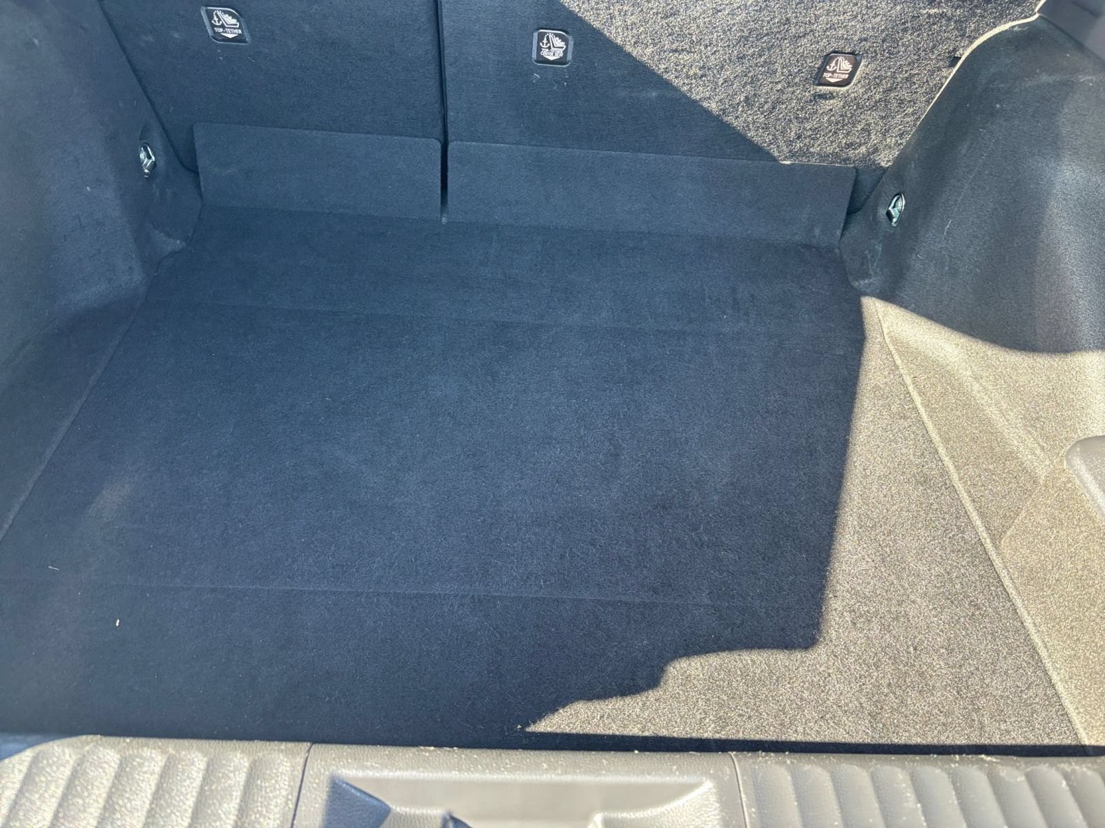 Used 2024 Toyota Prius LE FWD image 30