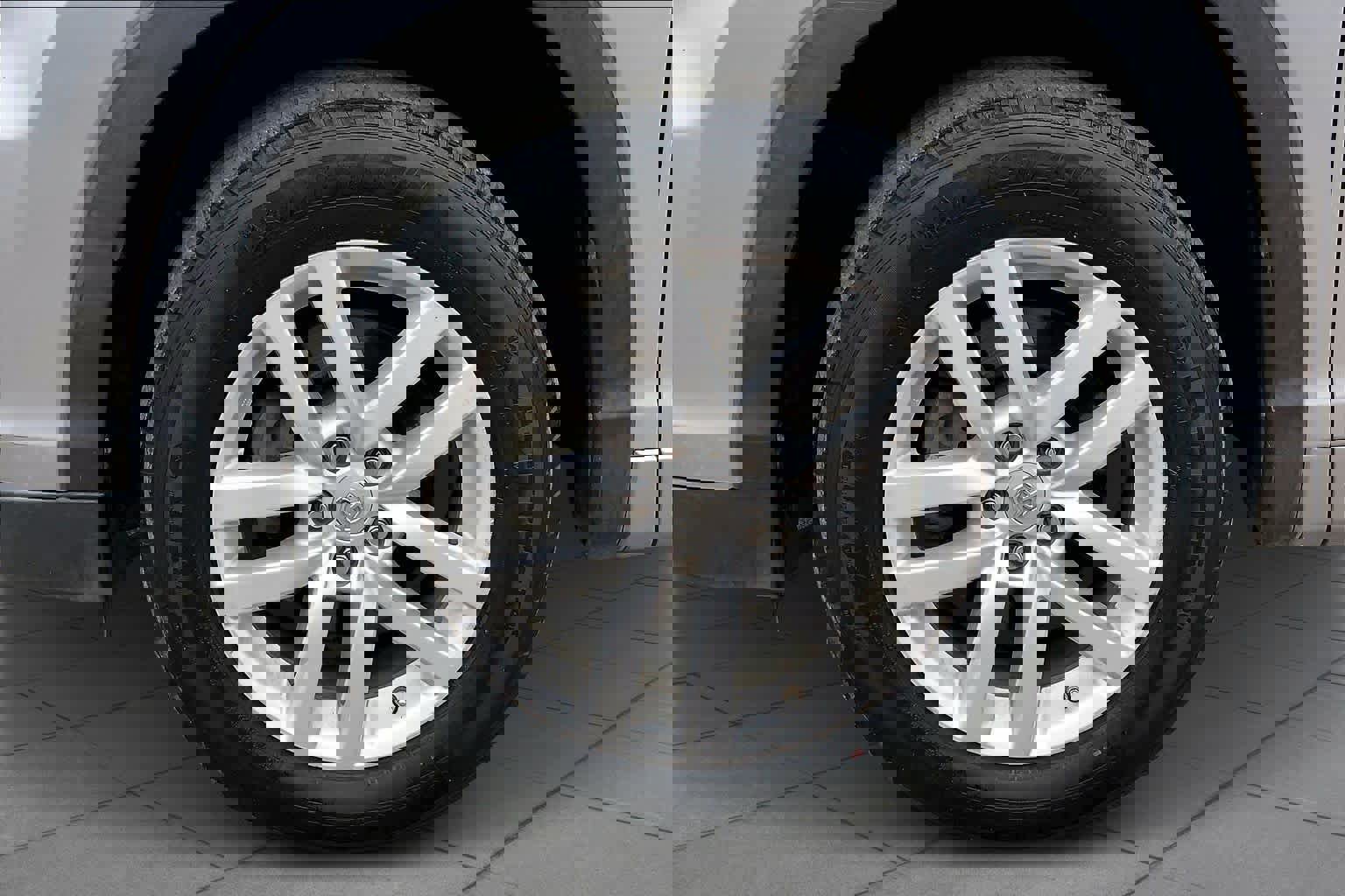 Used 2015 Toyota Highlander LE image 11