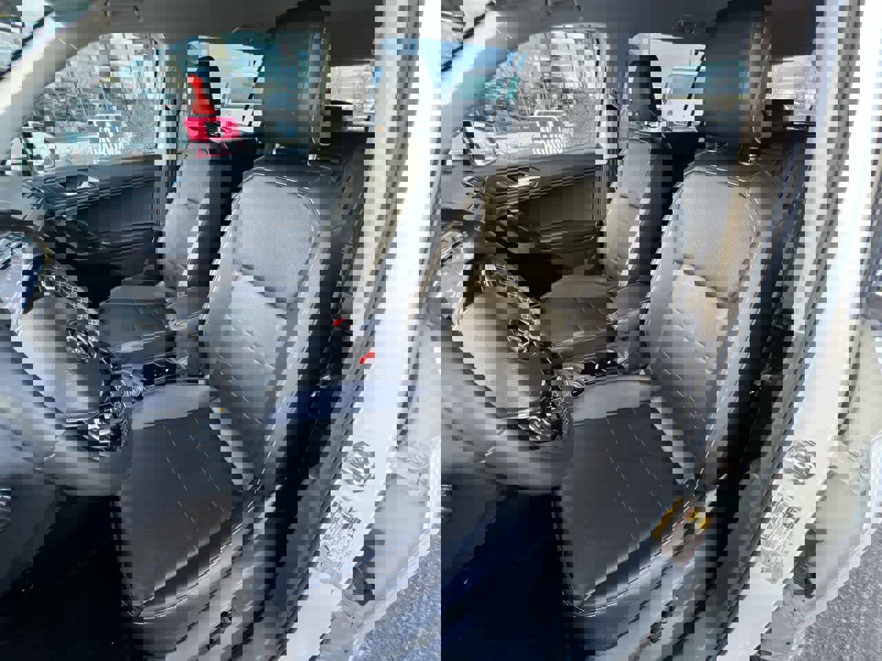 Used 2021 Volkswagen Tiguan SE image 11