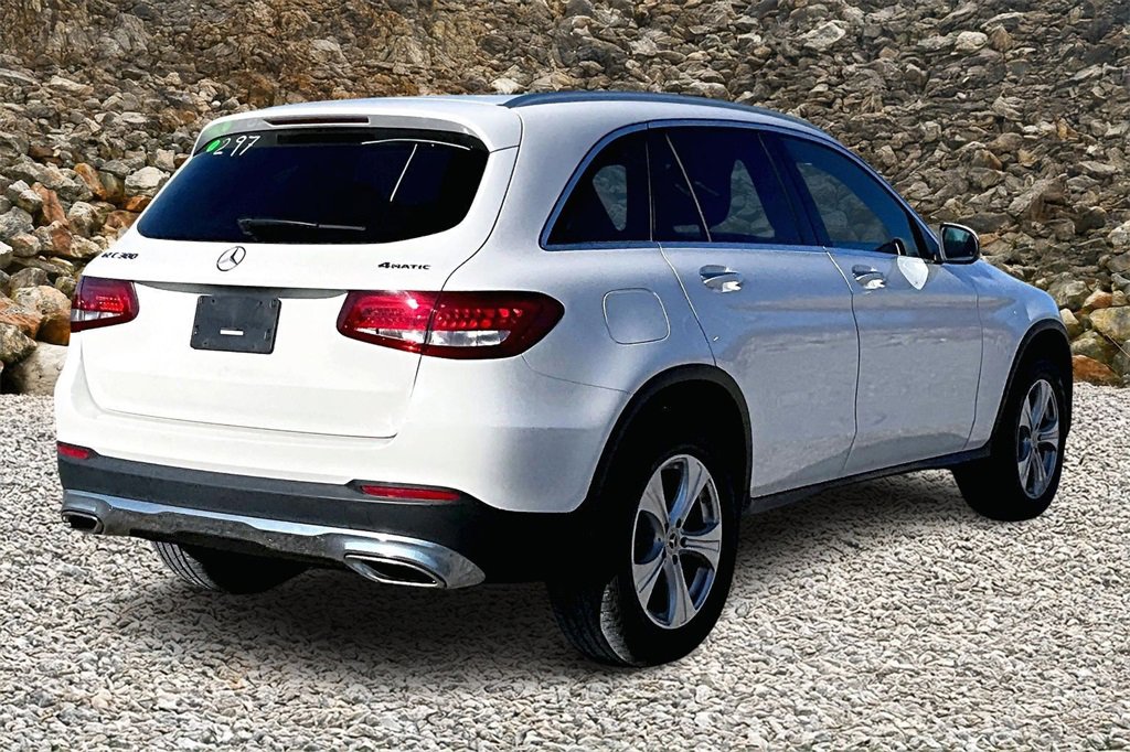 Used 2018 Mercedes-Benz GLC 300 4MATIC image 2
