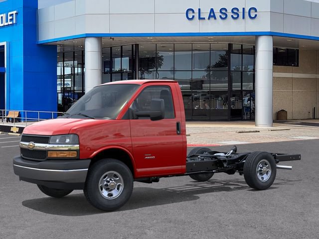 New 2026 Chevrolet Express 3500 RWD image 2