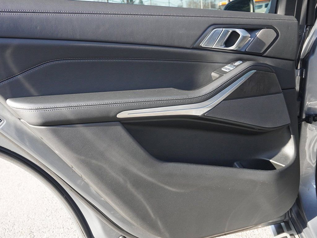 Used 2025 BMW X7 xDrive40i w/ Premium Package image 28