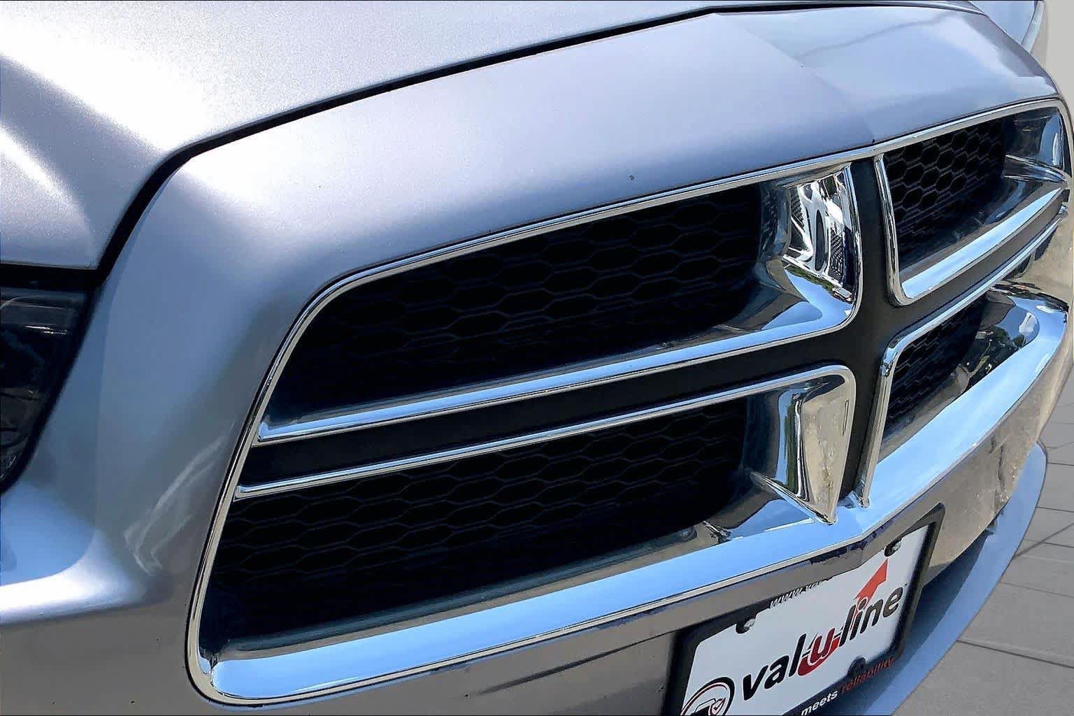 Used 2014 Dodge Charger SE RWD image 30