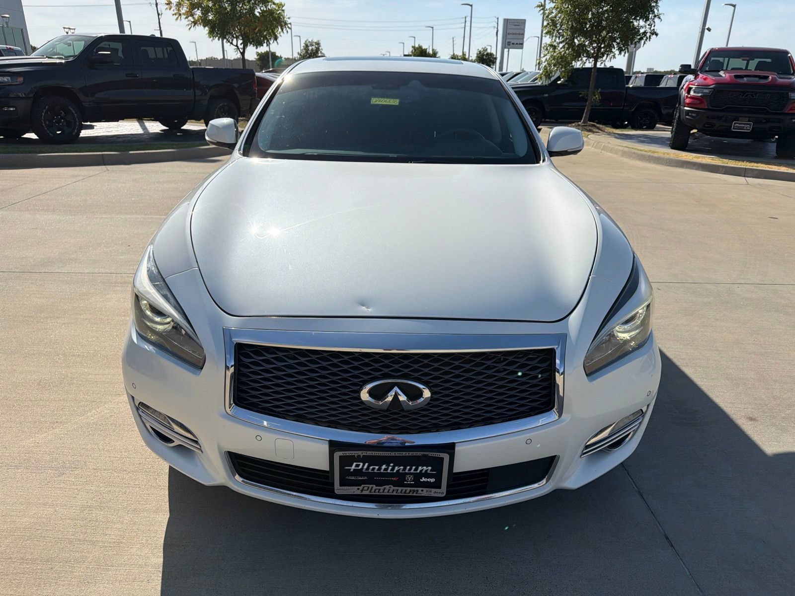 Used 2019 INFINITI Q70 Luxe w/ Proactive Package RWD image 8
