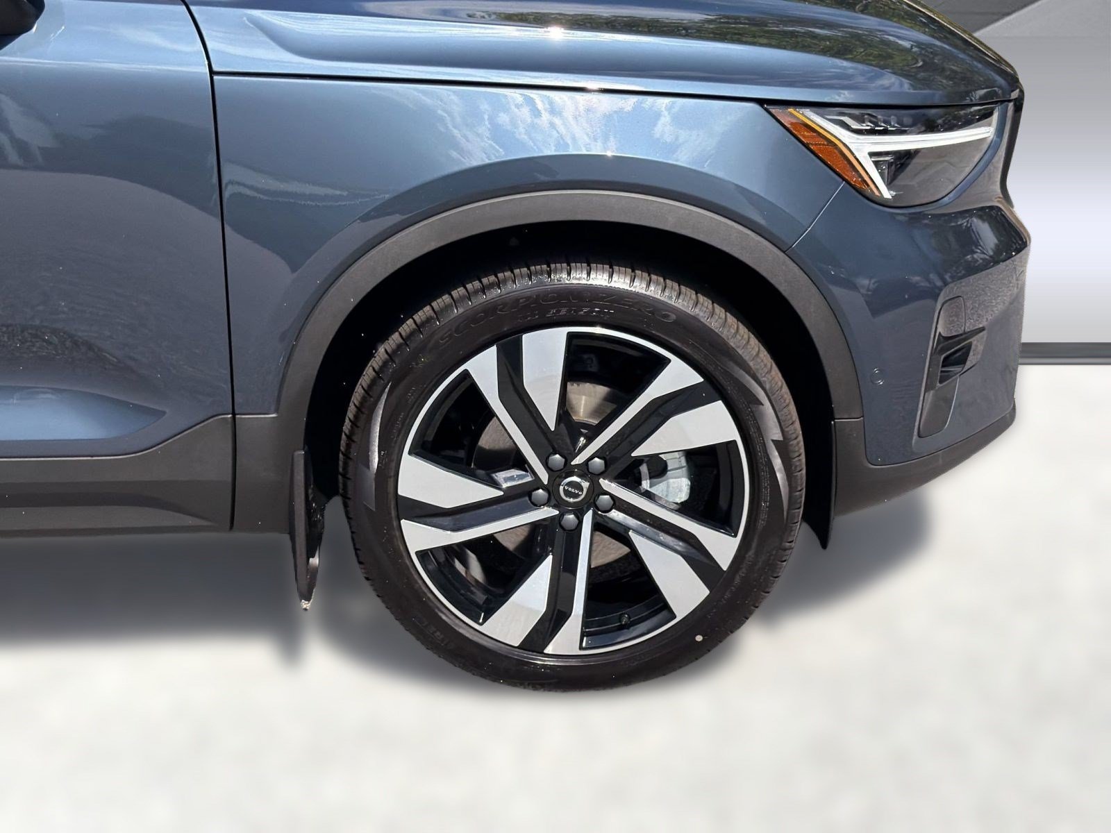 New 2026 Volvo XC40 B5 Ultra w/ Climate Package AWD/4WD image 12