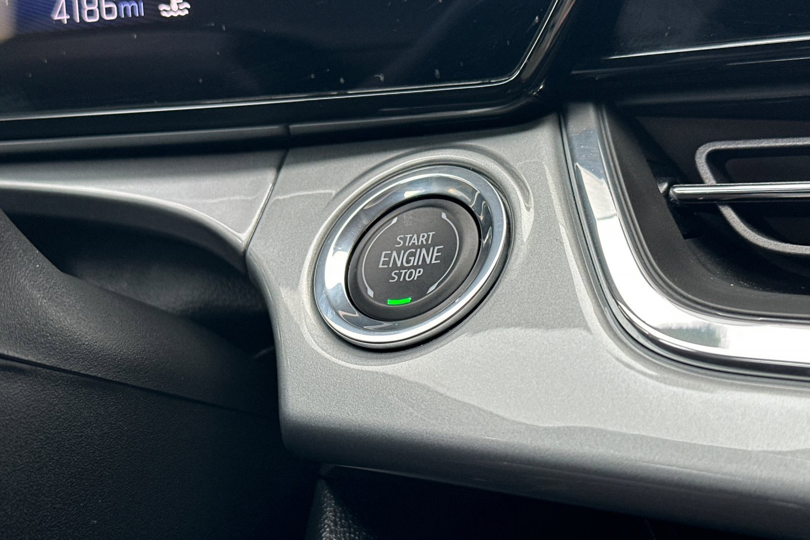 Used 2025 Chevrolet Trax LT w/ Driver Confidence Package image 29