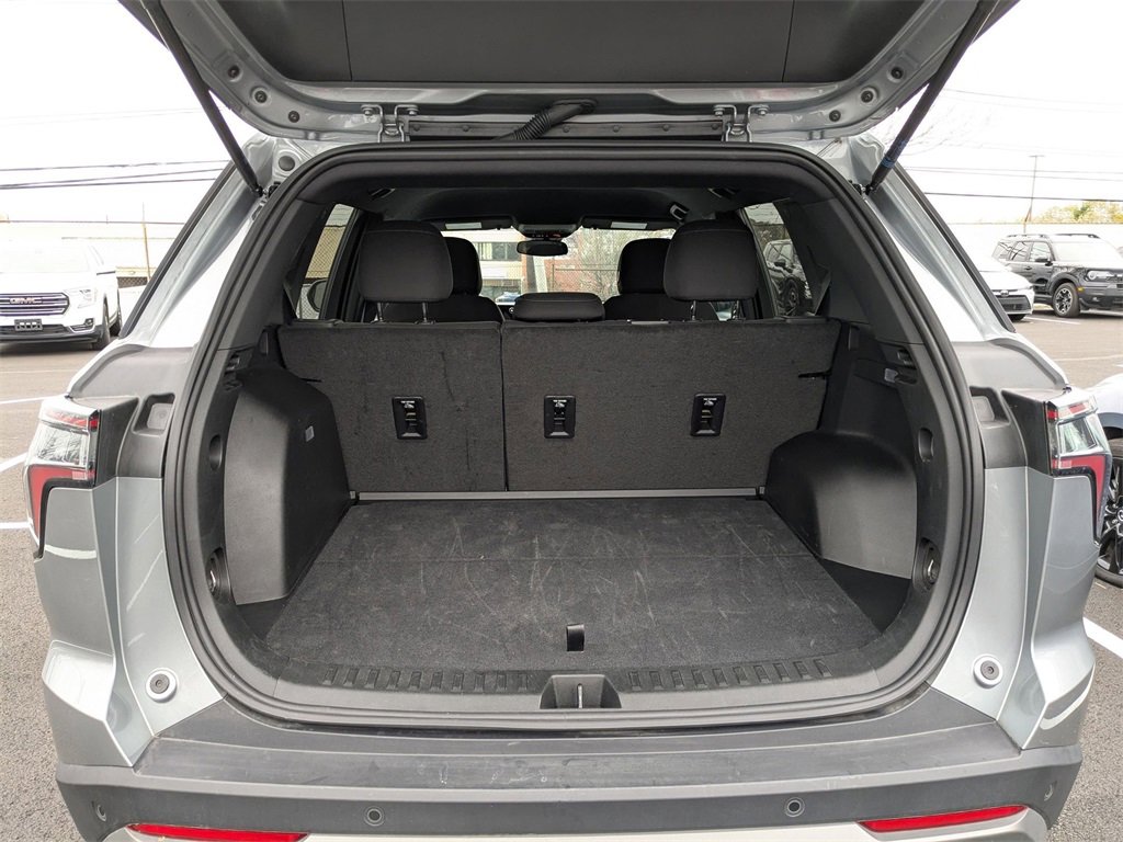 Used 2025 Chevrolet Equinox LT image 33