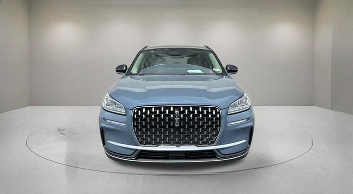 Used 2025 Lincoln Corsair Reserve FWD image 2
