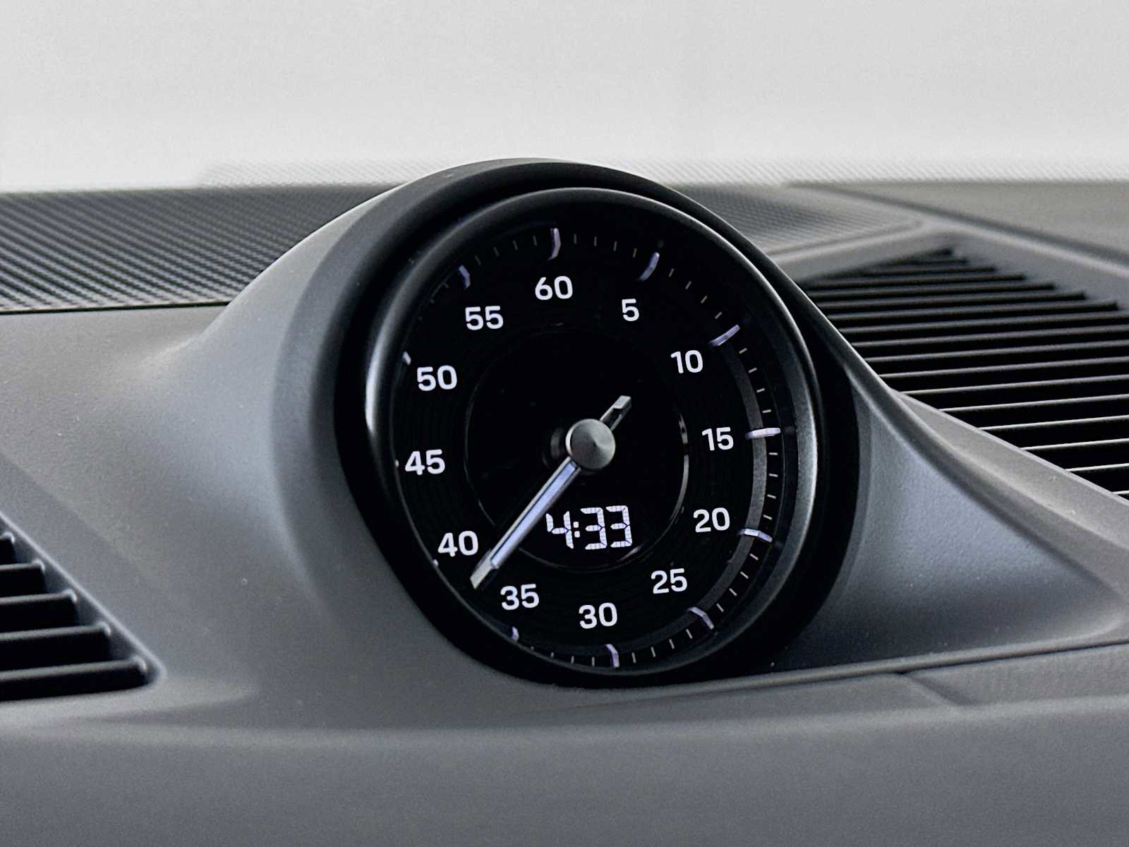 New 2026 Porsche Cayenne E-Hybrid image 16