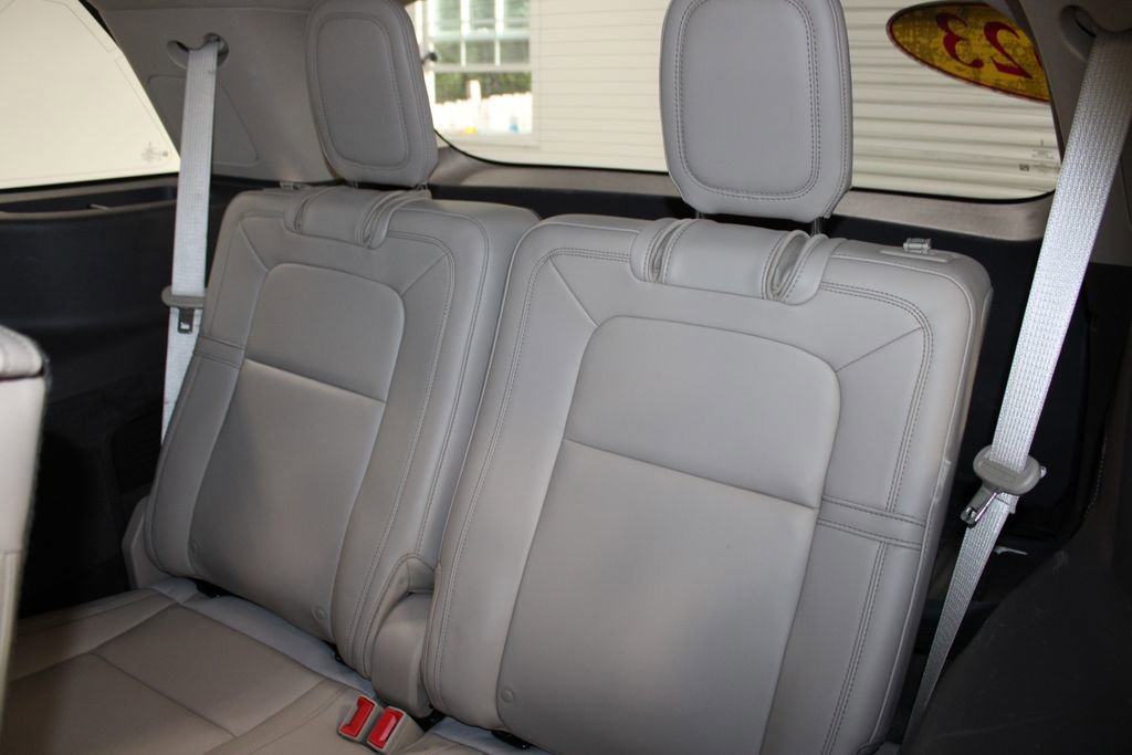 Used 2023 Lincoln Aviator Reserve w/ Equipment Group 201A image 27