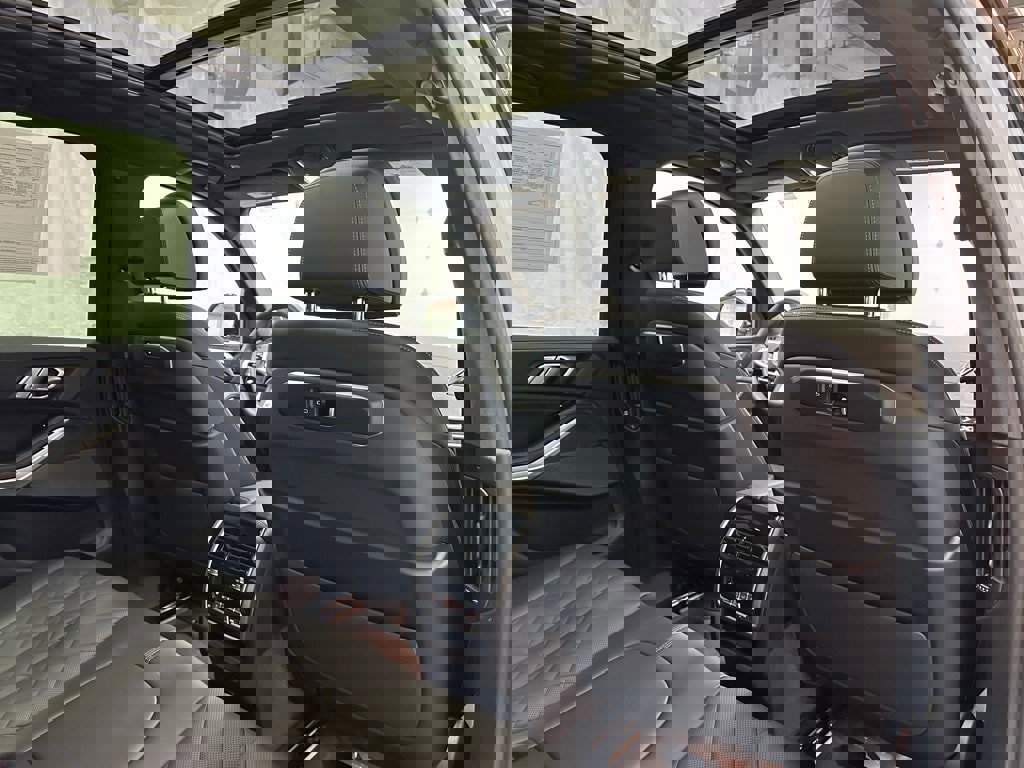 Used 2026 BMW X5 xDrive50e image 54