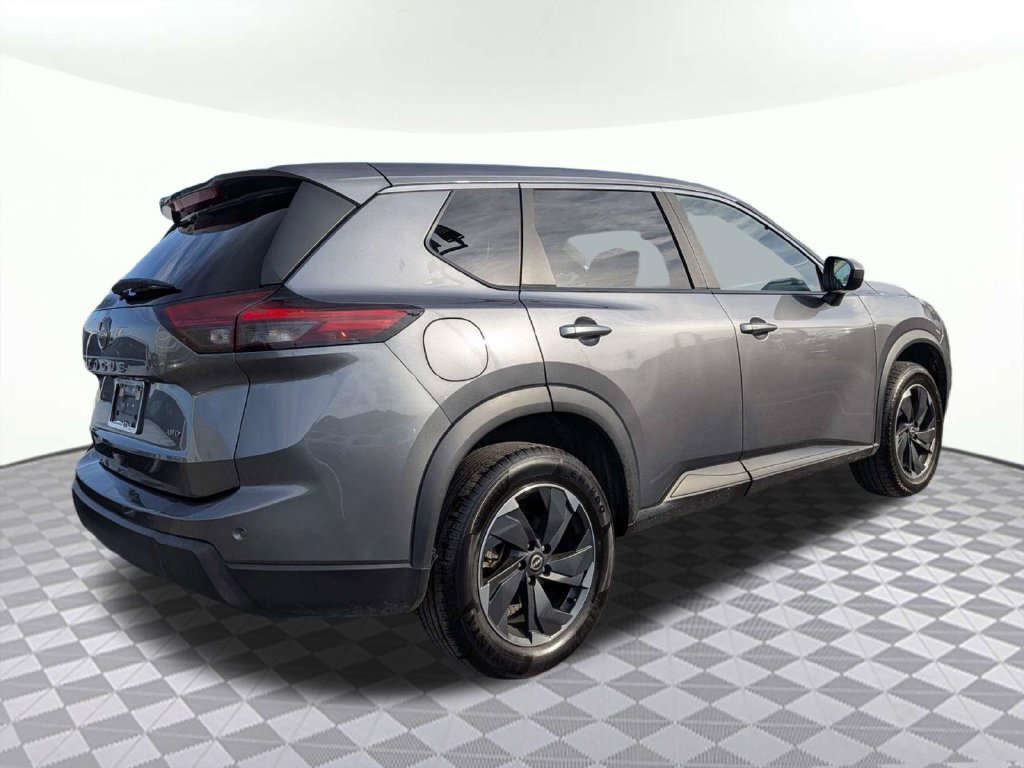 Used 2025 Nissan Rogue SV AWD/4WD image 3