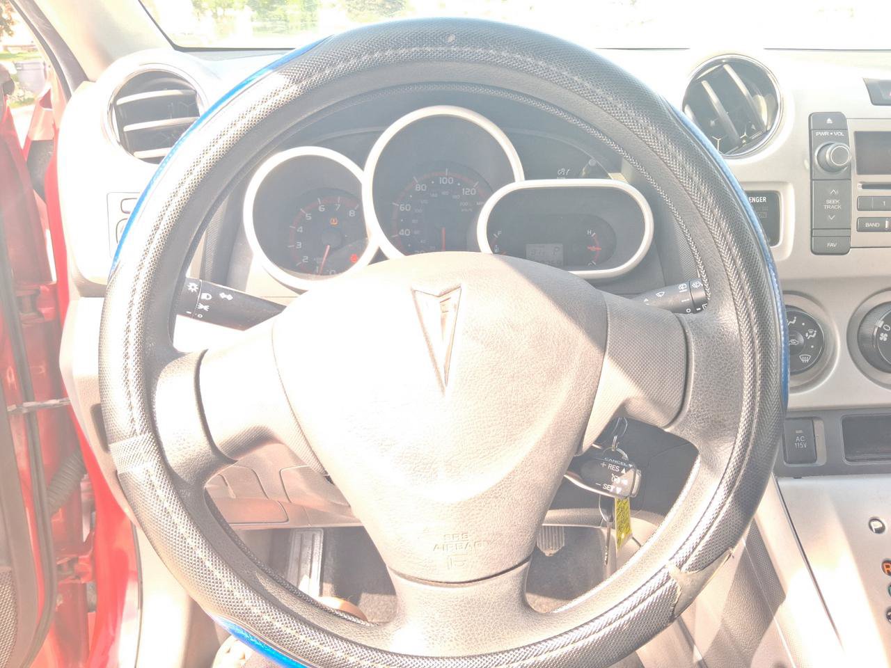 Used 2010 Pontiac Vibe w/ Preferred Package FWD image 18