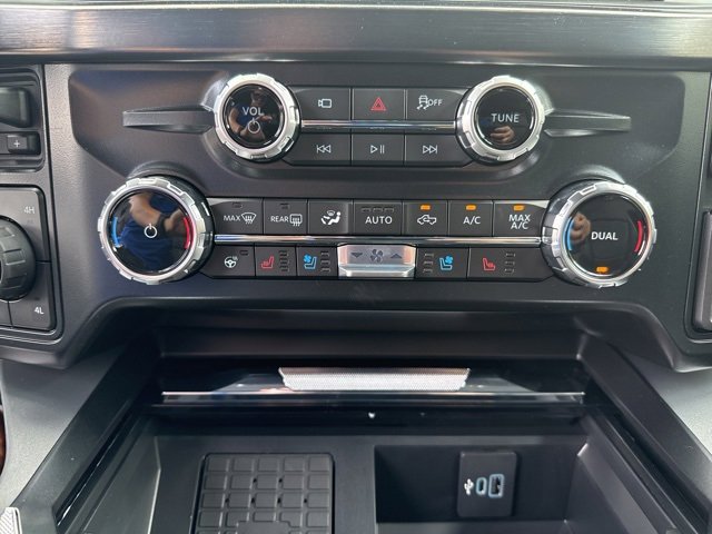 New 2025 Ford F250 Lariat w/ Chrome Package image 18