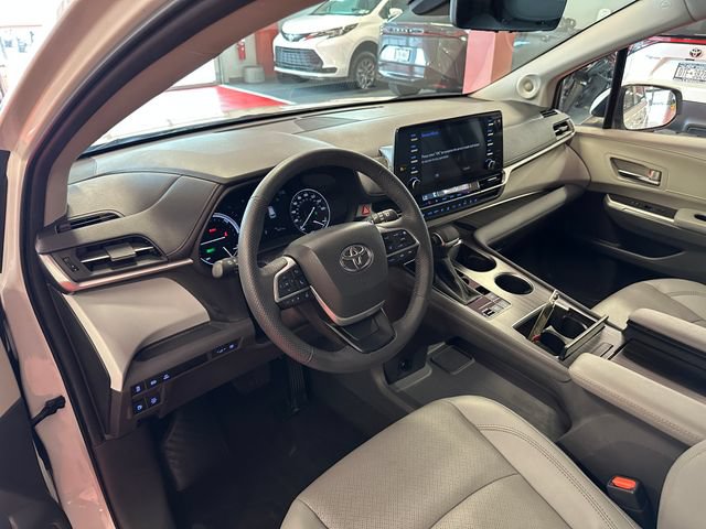 Certified 2024 Toyota Sienna Limited AWD/4WD image 11