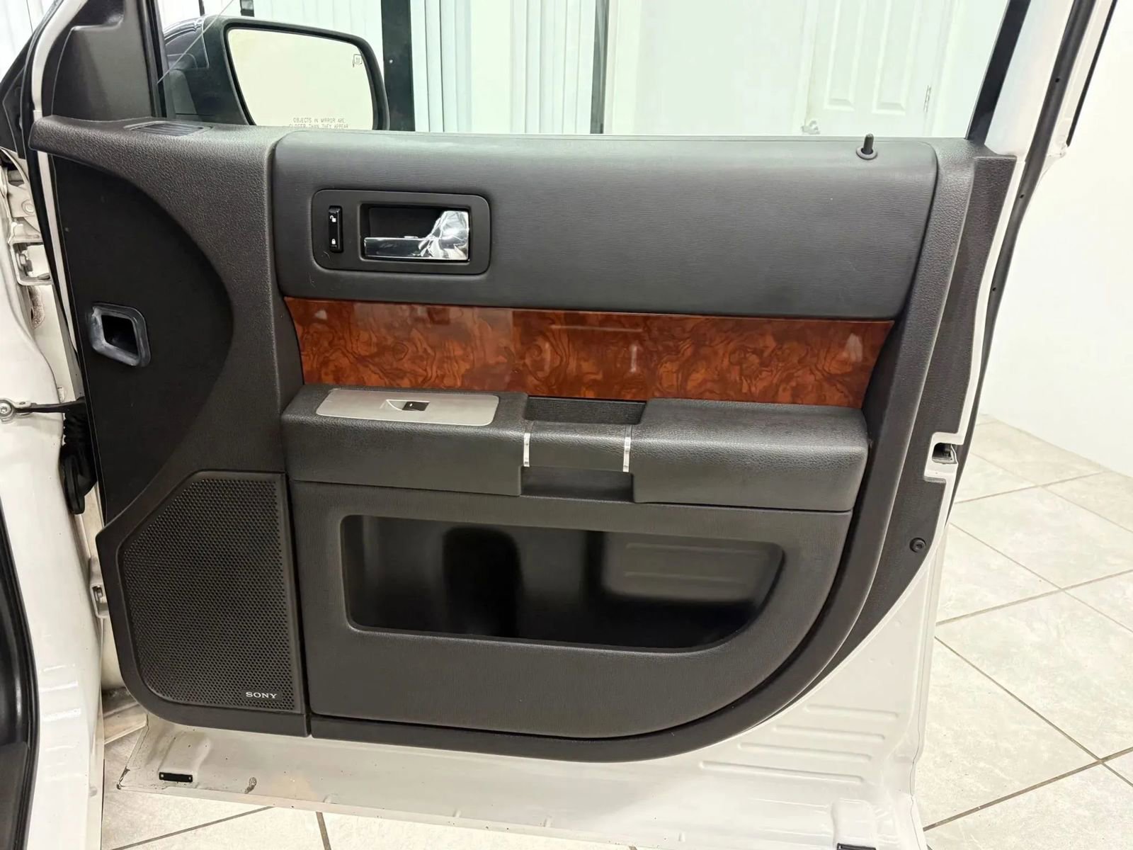 Used 2009 Ford Flex Limited image 24