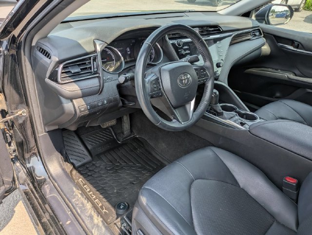 Used 2020 Toyota Camry XLE FWD image 8
