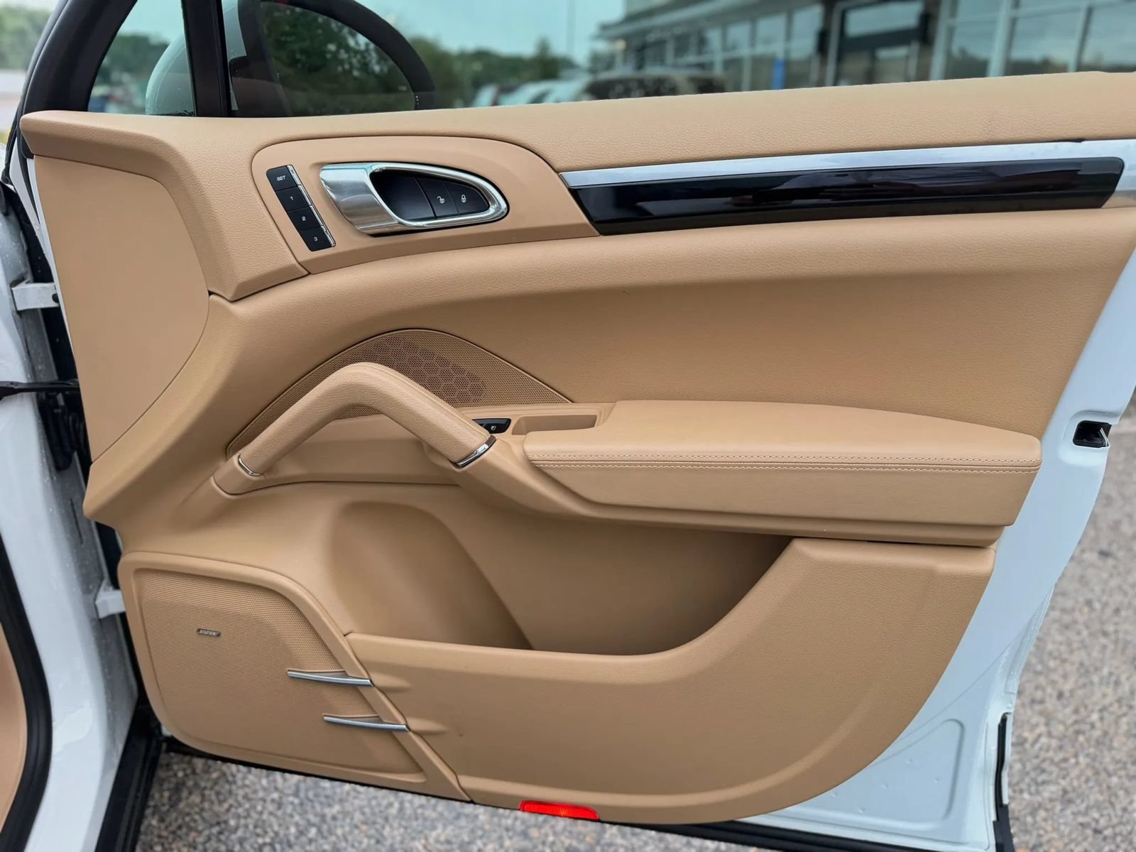 Used 2014 Porsche Cayenne S AWD/4WD image 40