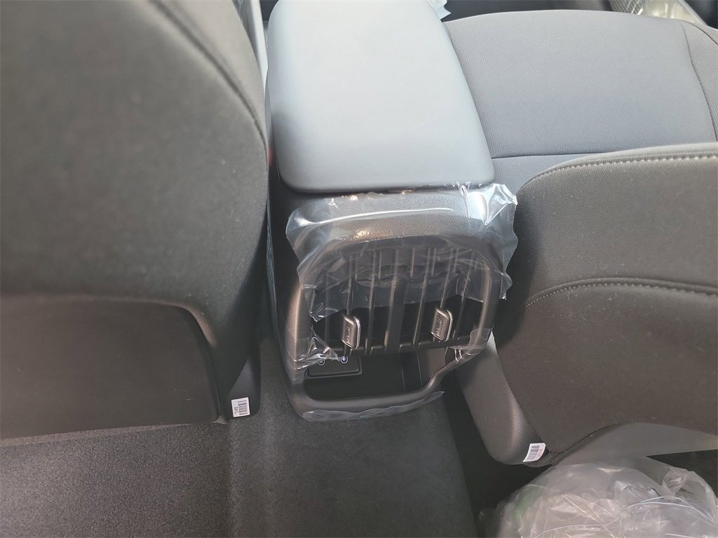 Used 2025 Hyundai Kona SEL image 30