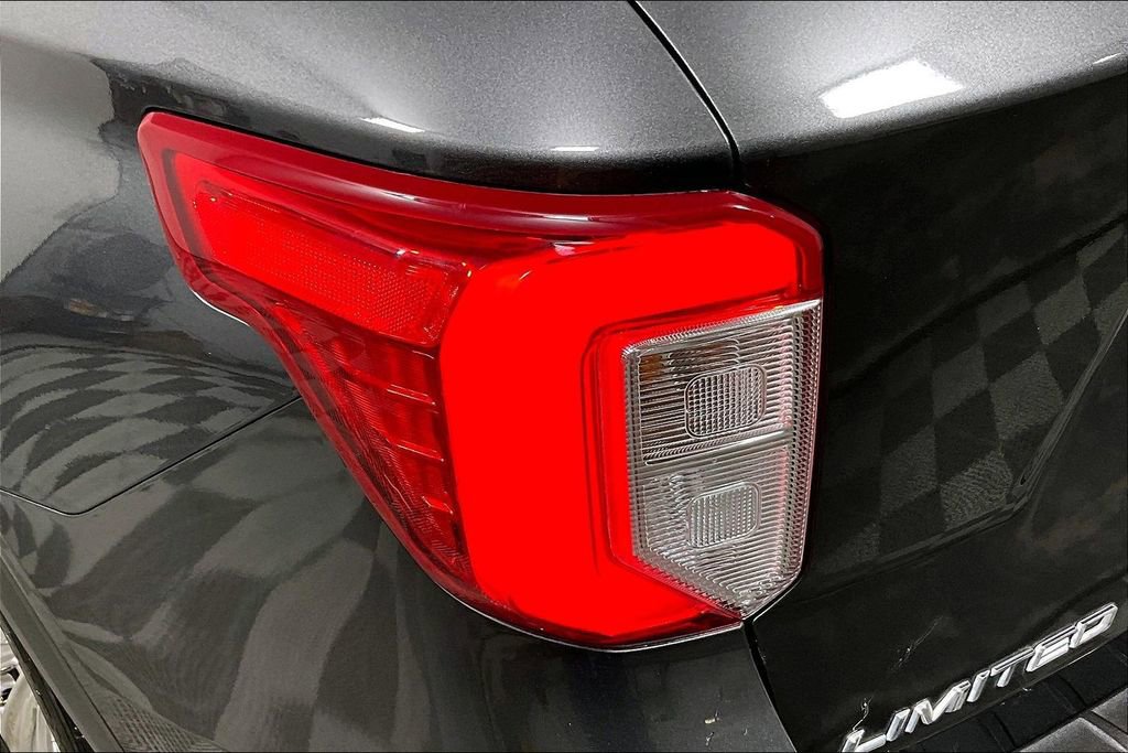 Used 2020 Ford Explorer Limited image 30