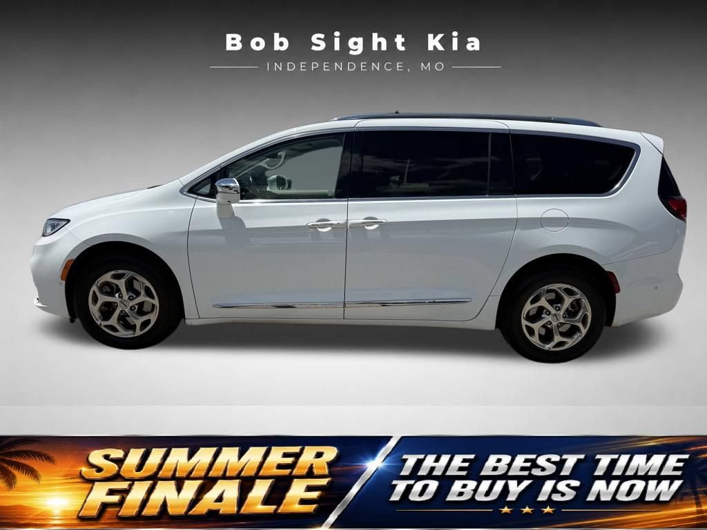 Used 2021 Chrysler Pacifica Limited w/ Premium & Safety Sphere Group AWD/4WD image 5