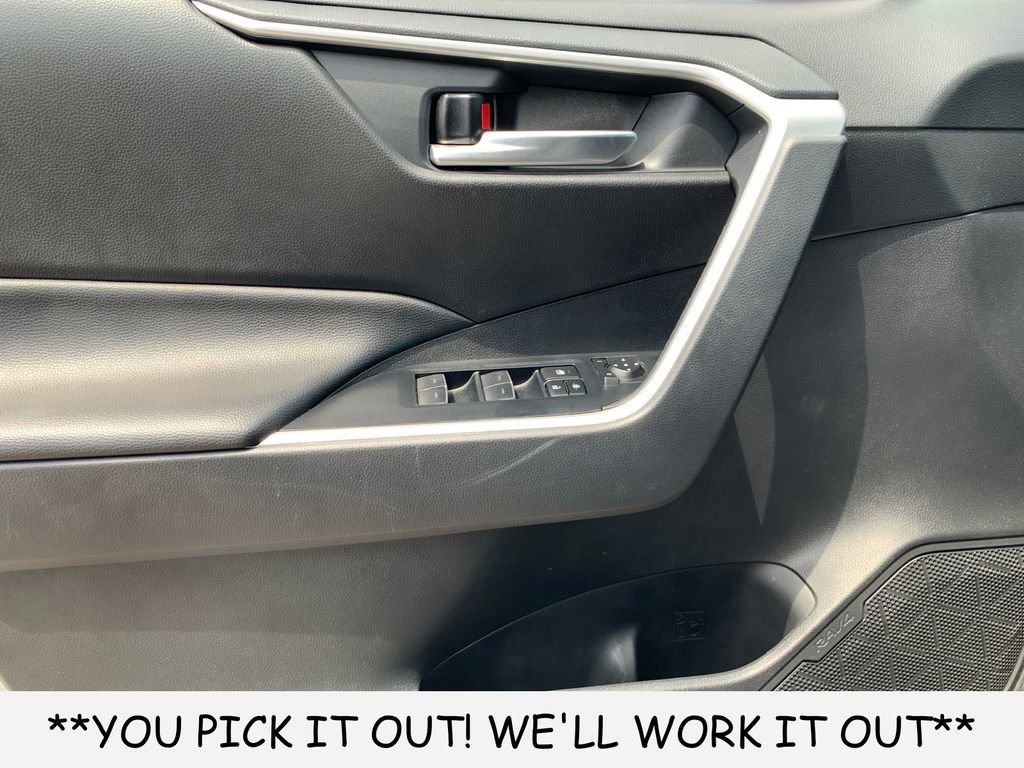 Used 2025 Toyota RAV4 XLE AWD/4WD image 11